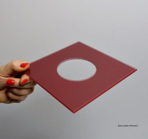 Osłona szklana czerwona ciemna 15x15 pojedyncza pod kontakt gniazdko