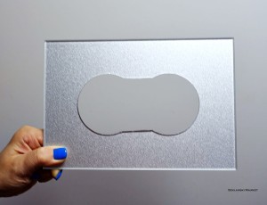 Osłona szklana srebrna aluminiowa w połysku 15x22 podwójna pod kontakt gniazdko