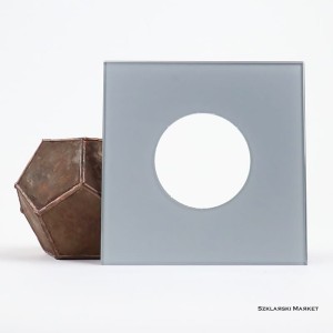 Osłona szklana szara 9006 w połysku pojedyncza pod kontakt gniazdko 