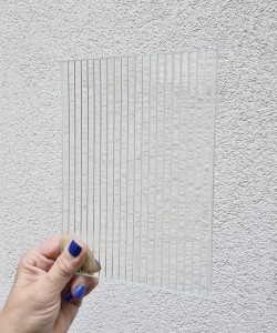 Próbka szkło Raywall 90 T ornamentowe 4 mm bezbarwne dekoracyjne w paski